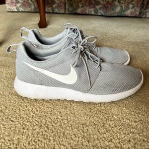 A/ Nike Tanjun Move to Zero Men’s Sneakers. Size 11 US.